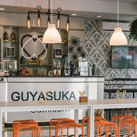 Guyasuka X Suthisarn Bangkok Buitenkant foto