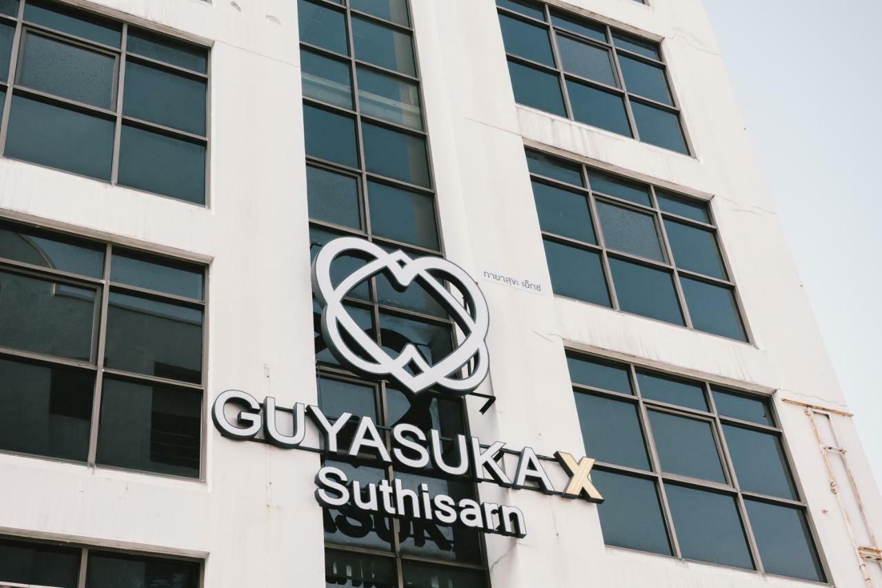 Guyasuka X Suthisarn Bangkok Buitenkant foto